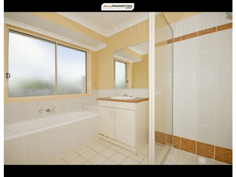 8 DEBANIE COURT, Marsden QLD 4132