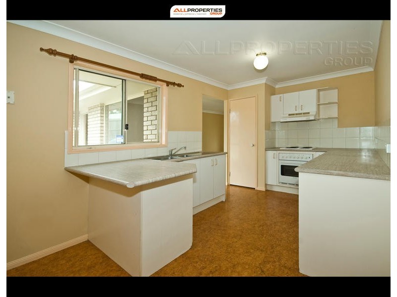 8 DEBANIE COURT, Marsden QLD 4132