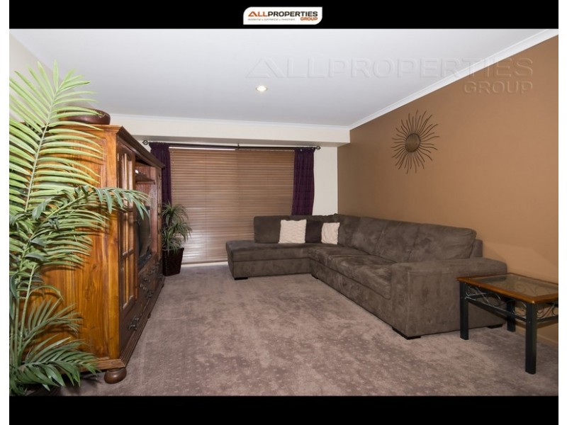 12 Oakview St, Parkinson QLD 4115