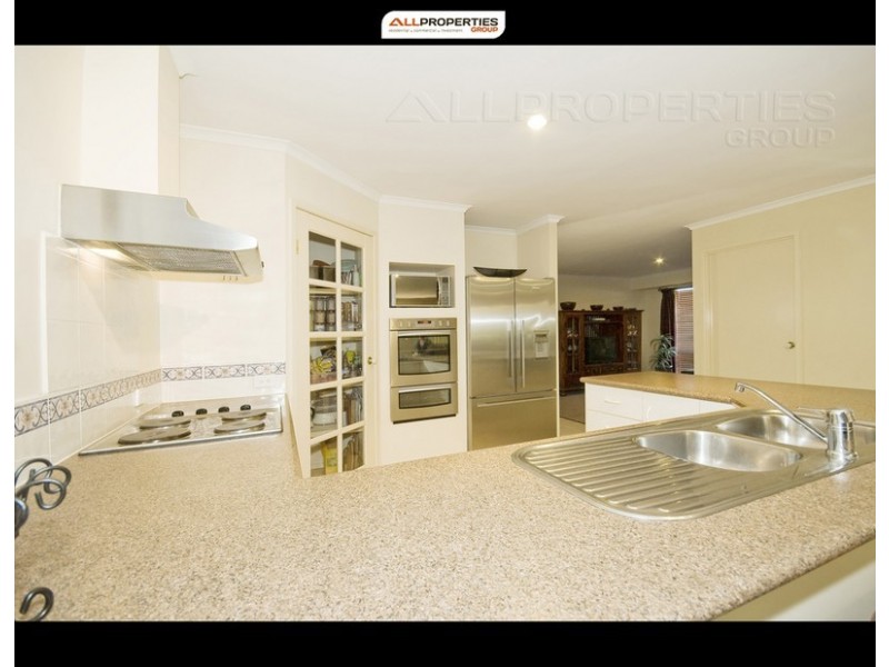 12 Oakview St, Parkinson QLD 4115