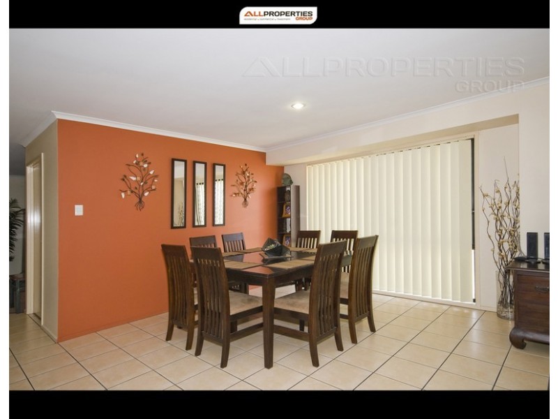 12 Oakview St, Parkinson QLD 4115