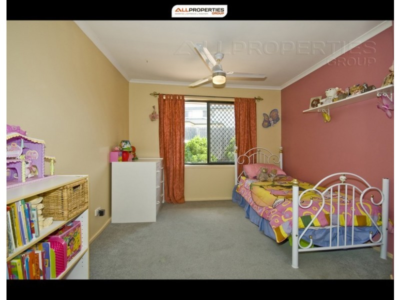 12 Oakview St, Parkinson QLD 4115