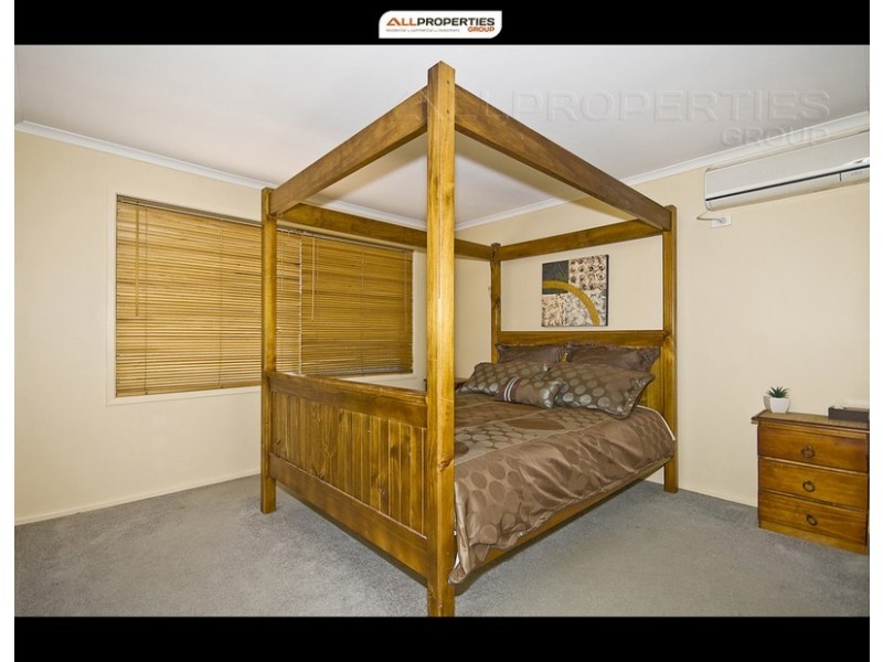 12 Oakview St, Parkinson QLD 4115