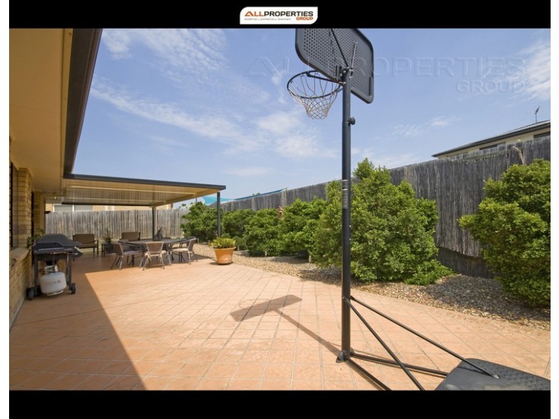 12 Oakview St, Parkinson QLD 4115