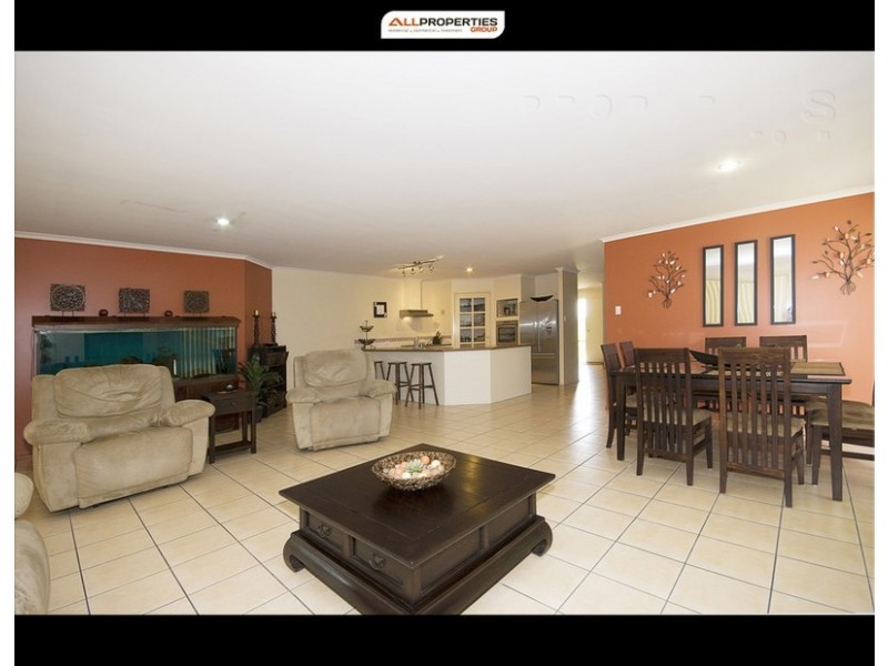 12 Oakview St, Parkinson QLD 4115