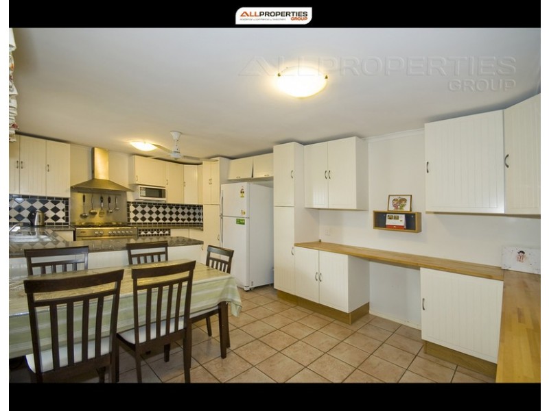 5 Kingswood Court, Sunnybank Hills QLD 4109