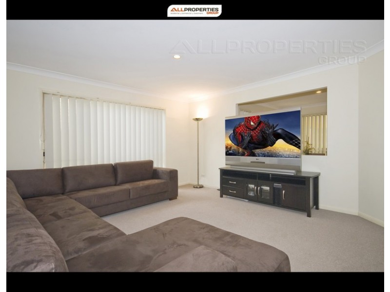 5 Hattah Place, Parkinson QLD 4115