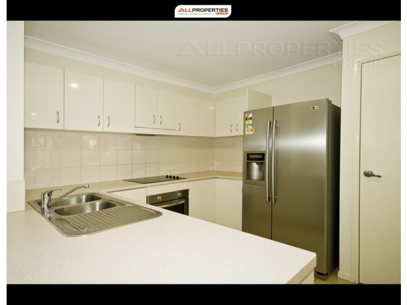 5 Hattah Place, Parkinson QLD 4115