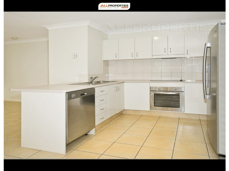 5 Hattah Place, Parkinson QLD 4115