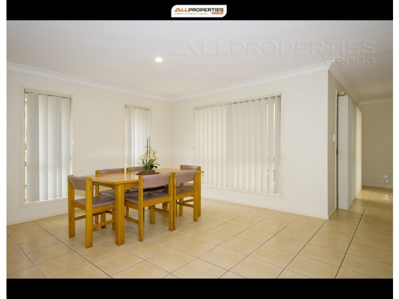 5 Hattah Place, Parkinson QLD 4115