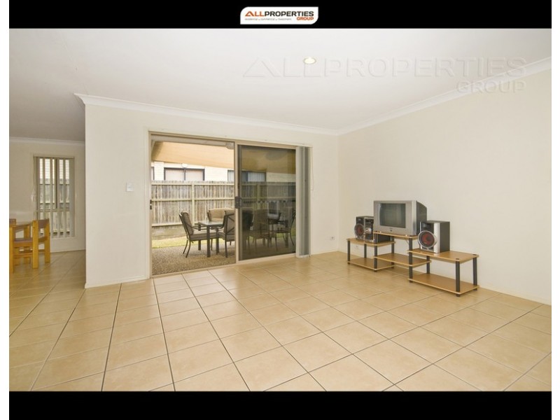 5 Hattah Place, Parkinson QLD 4115