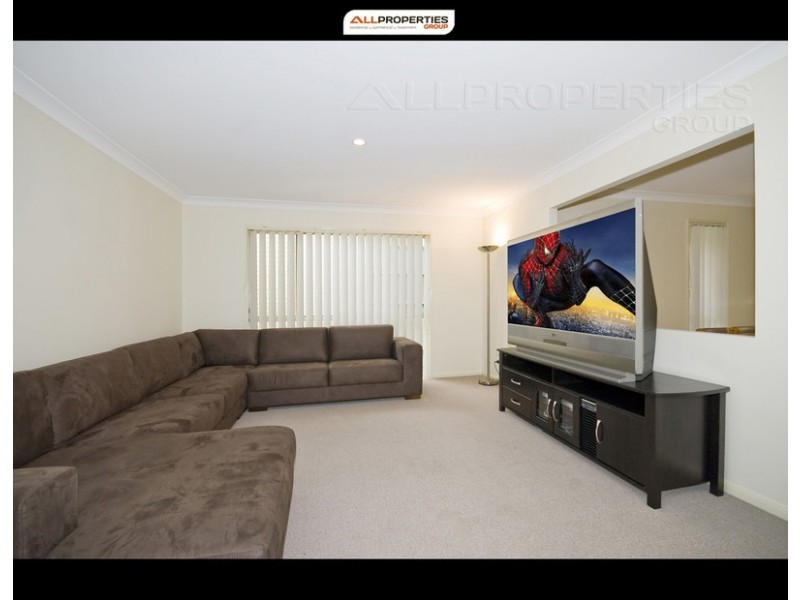 5 Hattah Place, Parkinson QLD 4115