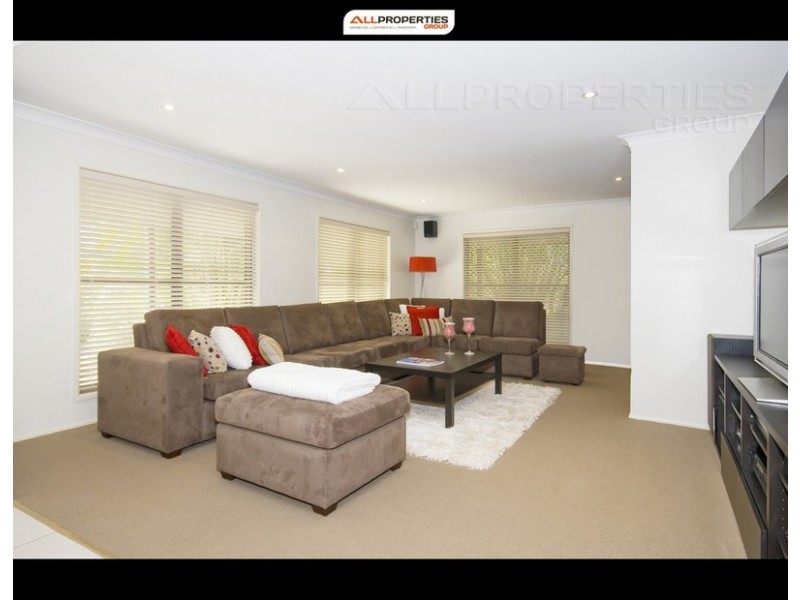 12 Sheriff Street, Forestdale QLD 4118