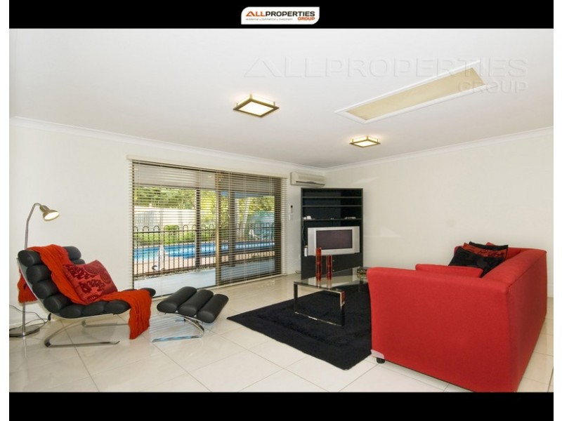 12 Sheriff Street, Forestdale QLD 4118