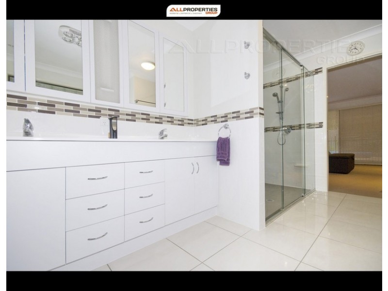 12 Sheriff Street, Forestdale QLD 4118