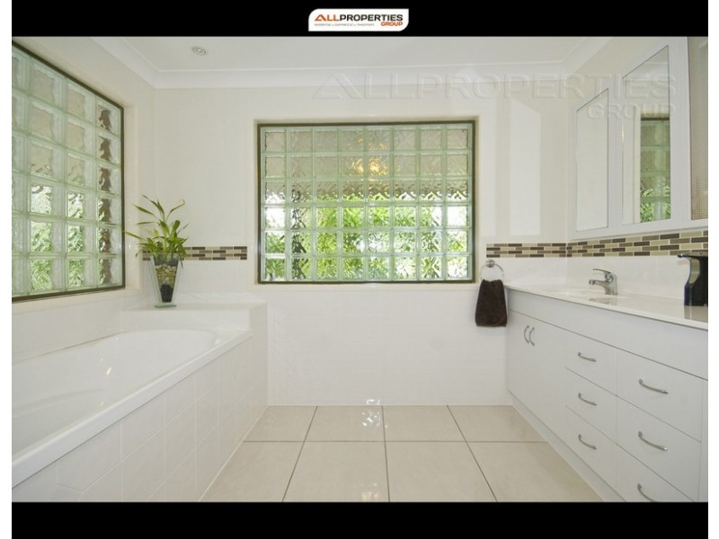 12 Sheriff Street, Forestdale QLD 4118