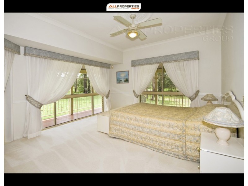 305 Forestdale Drive, Forestdale QLD 4118