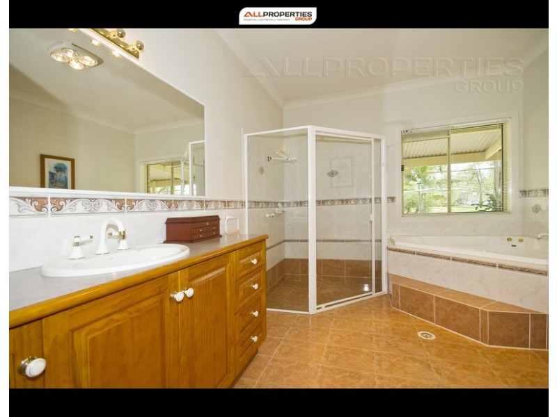 305 Forestdale Drive, Forestdale QLD 4118