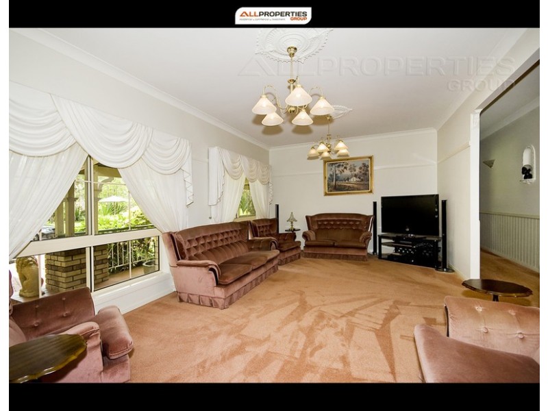 305 Forestdale Drive, Forestdale QLD 4118