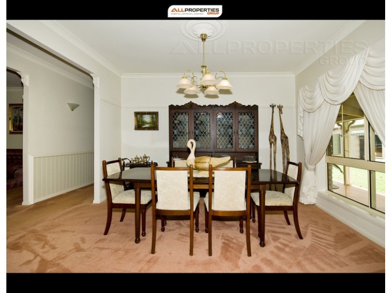 305 Forestdale Drive, Forestdale QLD 4118