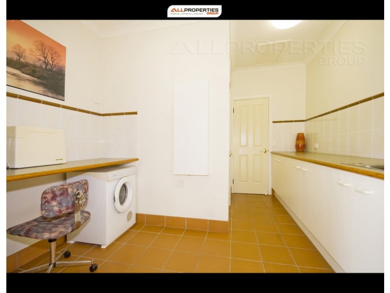 305 Forestdale Drive, Forestdale QLD 4118