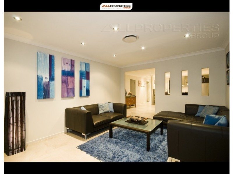 15 Bridgewater Cl, Trinity Green, Drewvale QLD 4116