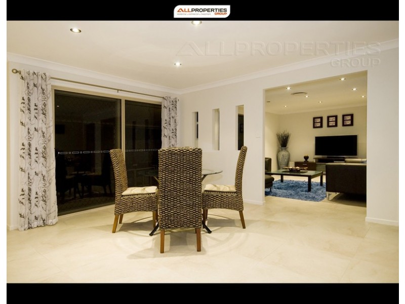 15 Bridgewater Cl, Trinity Green, Drewvale QLD 4116