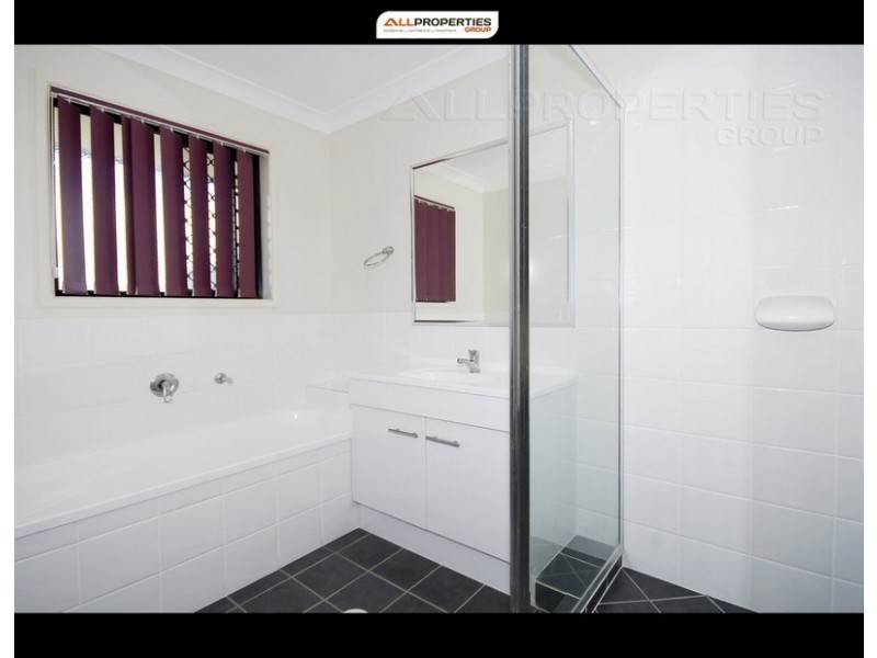 6 RESI DRIVE, Regents Park QLD 4118