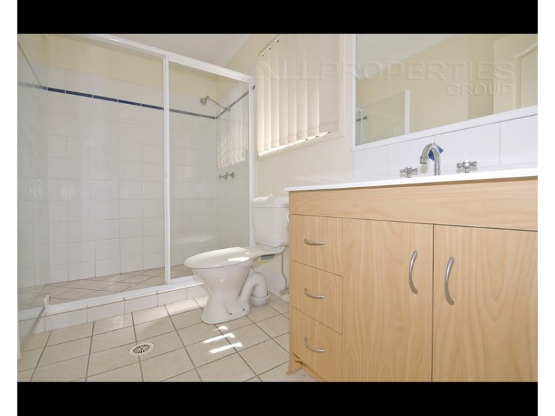 32 Carisbrook Circuit, Forest Lake QLD 4078