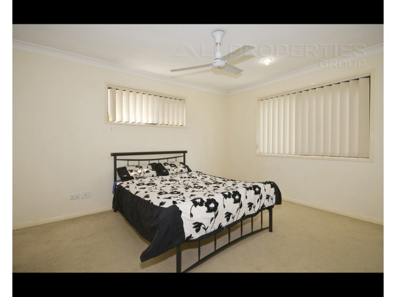 32 Carisbrook Circuit, Forest Lake QLD 4078