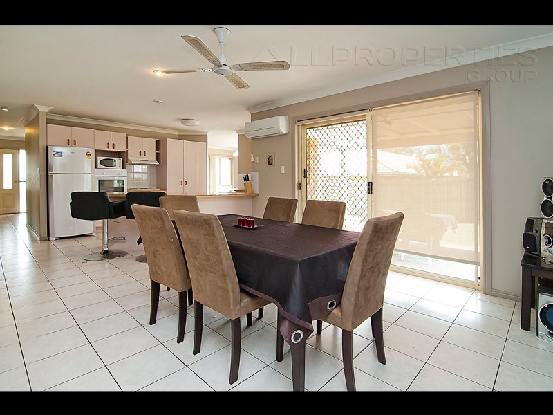 4 TALTY RISE, Regents Park QLD 4118