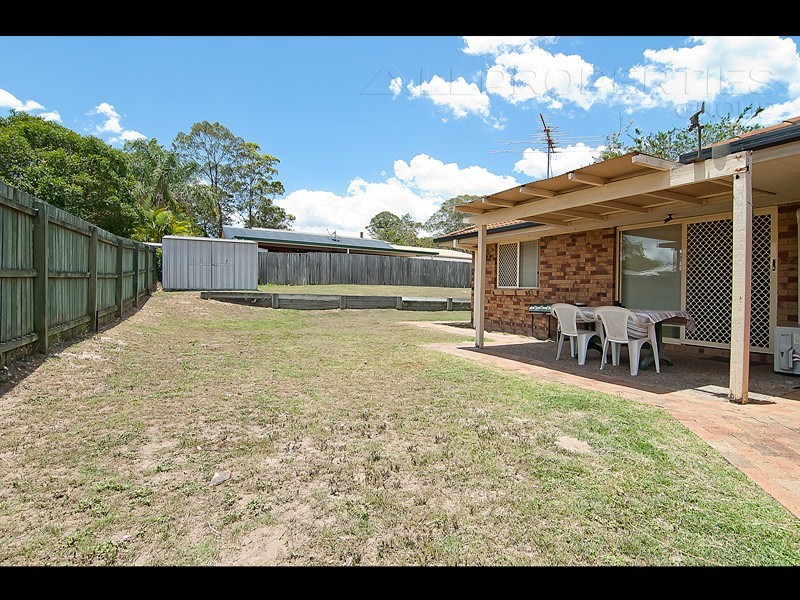 4 TALTY RISE, Regents Park QLD 4118