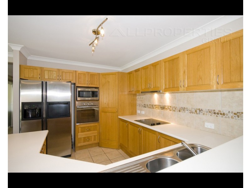 3 Cocoparra Cres, Parkinson QLD 4115