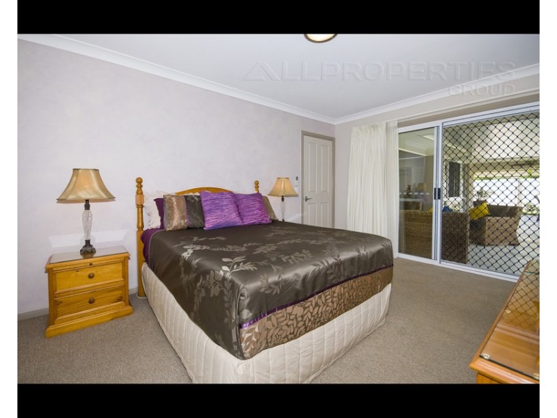 3 Cocoparra Cres, Parkinson QLD 4115