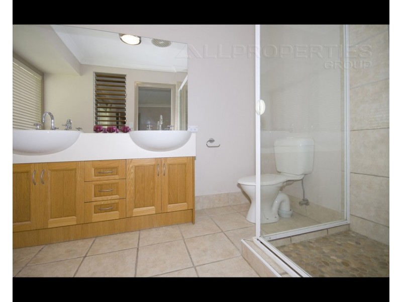 3 Cocoparra Cres, Parkinson QLD 4115