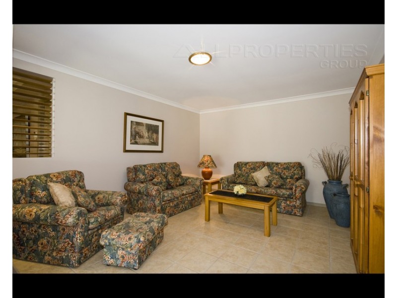 3 Cocoparra Cres, Parkinson QLD 4115