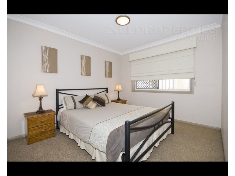 3 Cocoparra Cres, Parkinson QLD 4115
