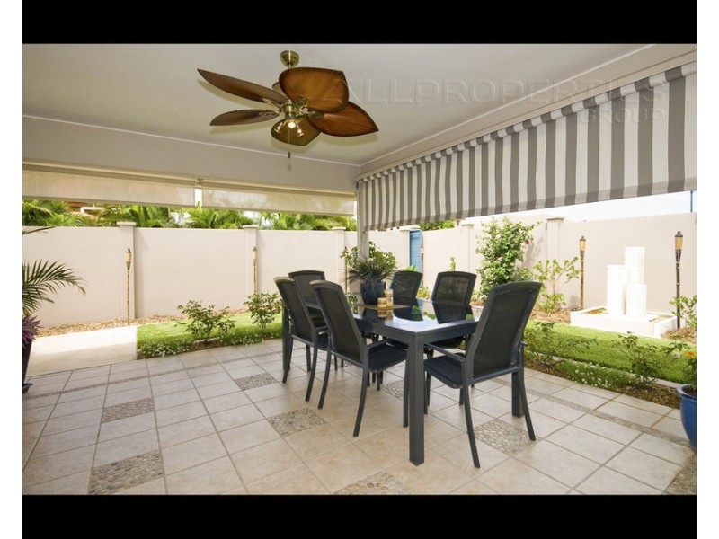 3 Cocoparra Cres, Parkinson QLD 4115