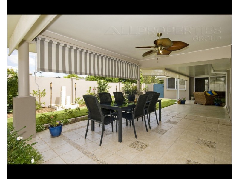 3 Cocoparra Cres, Parkinson QLD 4115