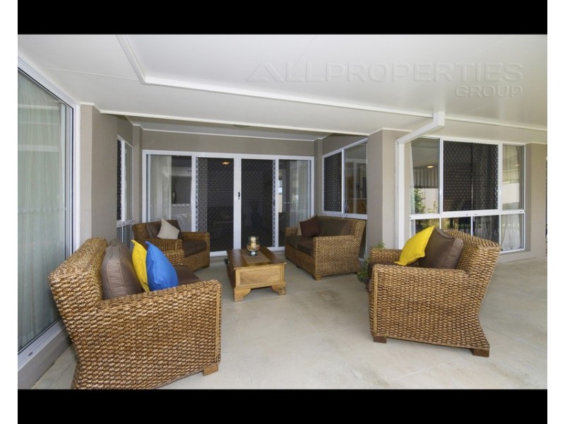 3 Cocoparra Cres, Parkinson QLD 4115
