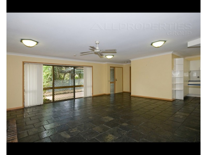 225 Forestdale Drive, Forestdale QLD 4118