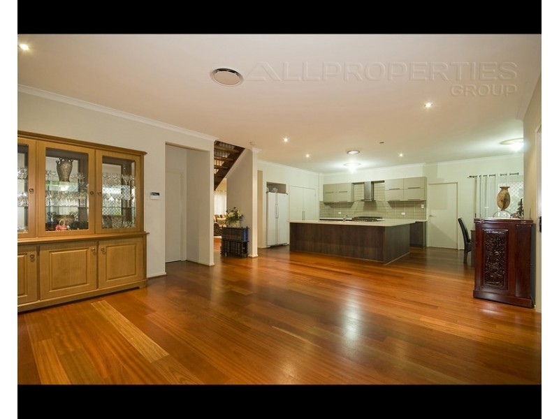 1 Cayman Place, Forest Lake QLD 4078