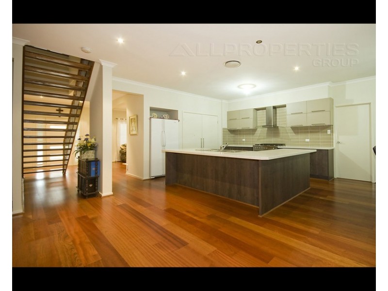 1 Cayman Place, Forest Lake QLD 4078