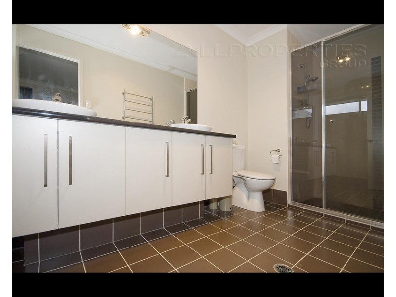 1 Cayman Place, Forest Lake QLD 4078