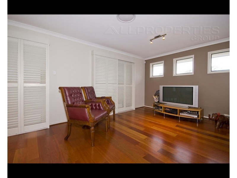 1 Cayman Place, Forest Lake QLD 4078