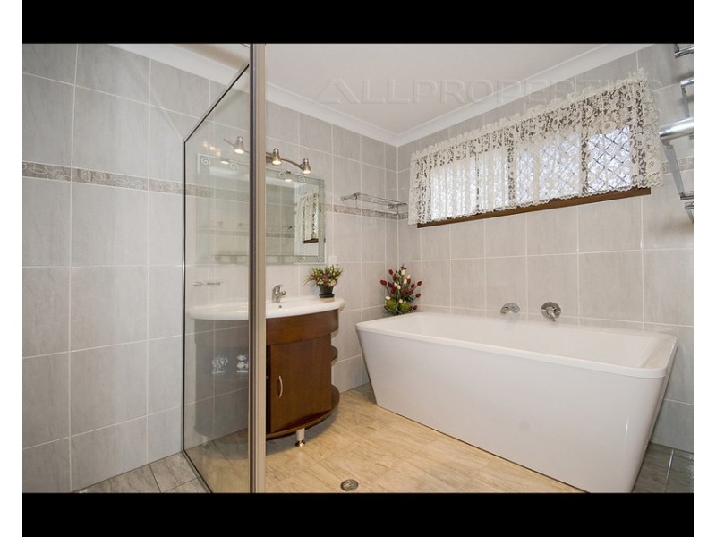 14 MISSOURI, Sunnybank Hills QLD 4109