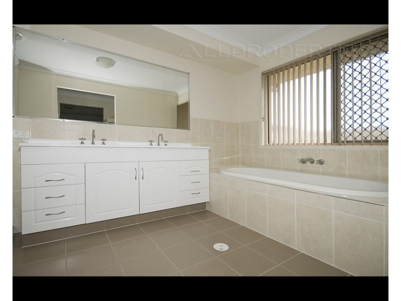 12 Coolibah Street, Heathwood QLD 4110