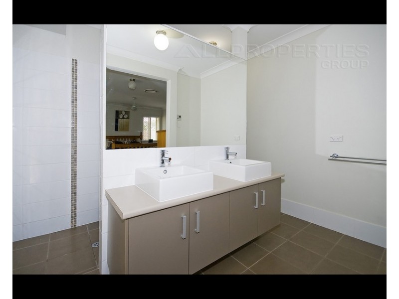 5 Toorwood St, Heathwood QLD 4110