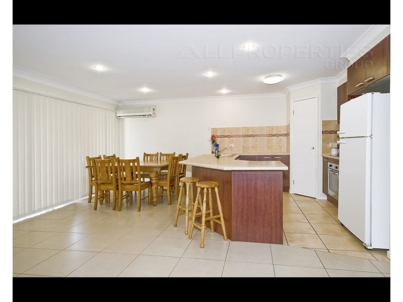 31 Hawthorne Street, Forest Lake QLD 4078