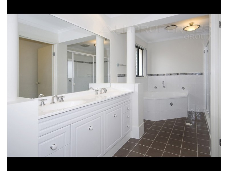 81 Waterbrooke Cct, Drewvale QLD 4116